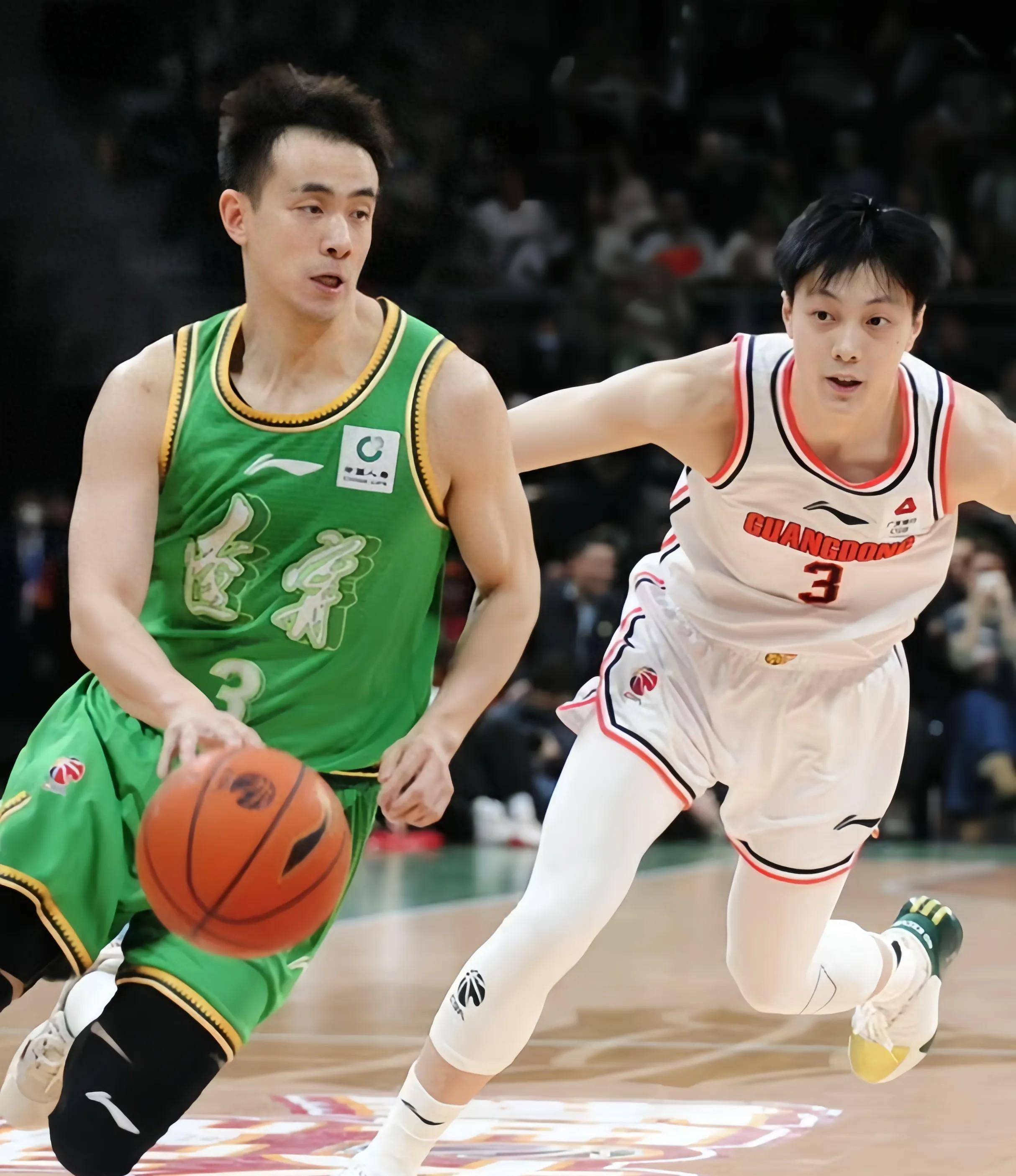 关于清晨CBA季后赛传出新动向，上海申花外线爆发，管理层表态：引发热议，赛季目标并未改变的信息