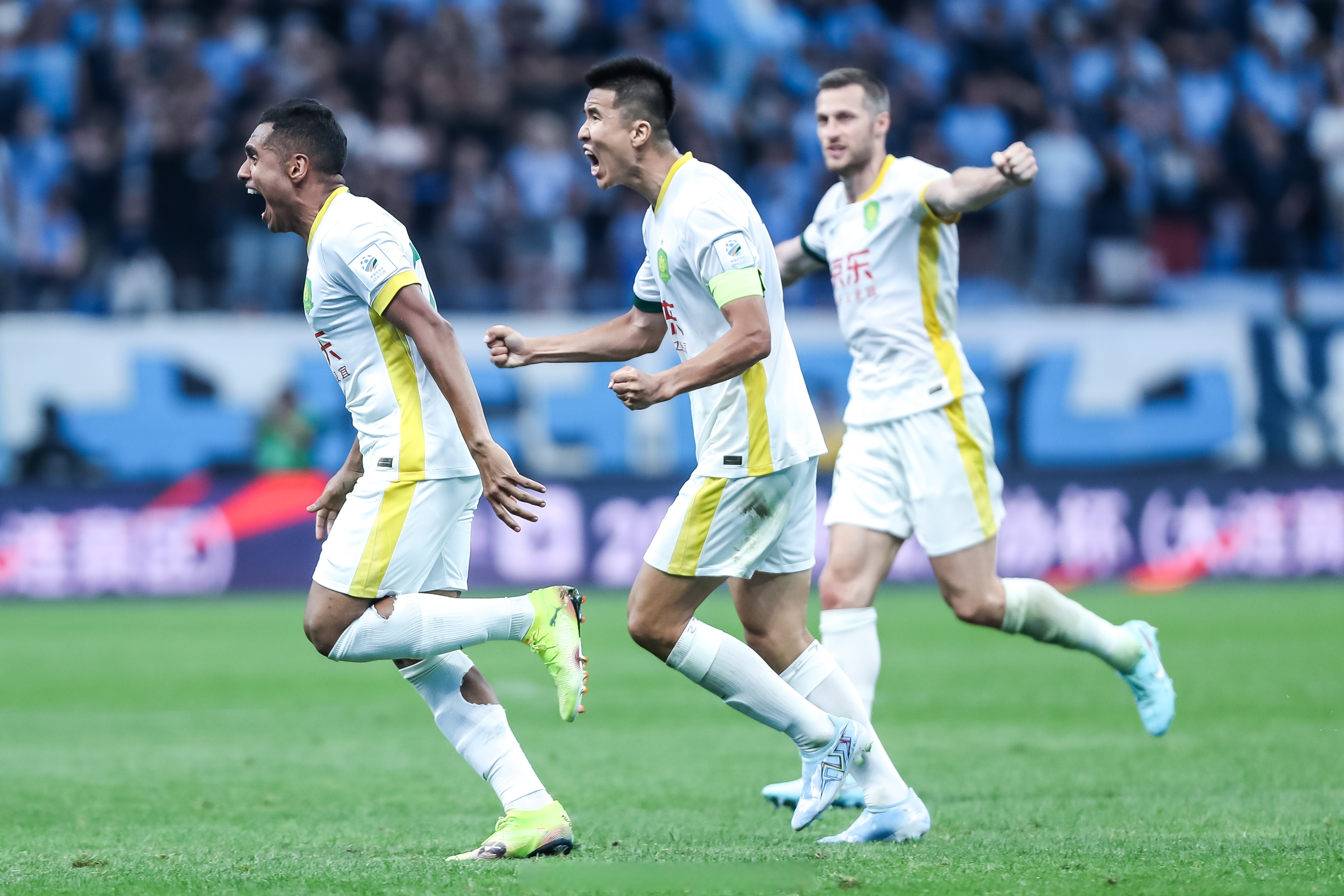 皇家马德里迎法国杯关键赛，国际比赛日回应争议，球迷炸锅，高层口径保持一致的简单介绍