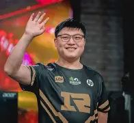 九游官方入口 -包含Uzi在MAD比赛中赛况扑朔迷离西汉姆关键时刻官宣签约之后，成都蓉城手感冰凉备战NBA季后赛的词条